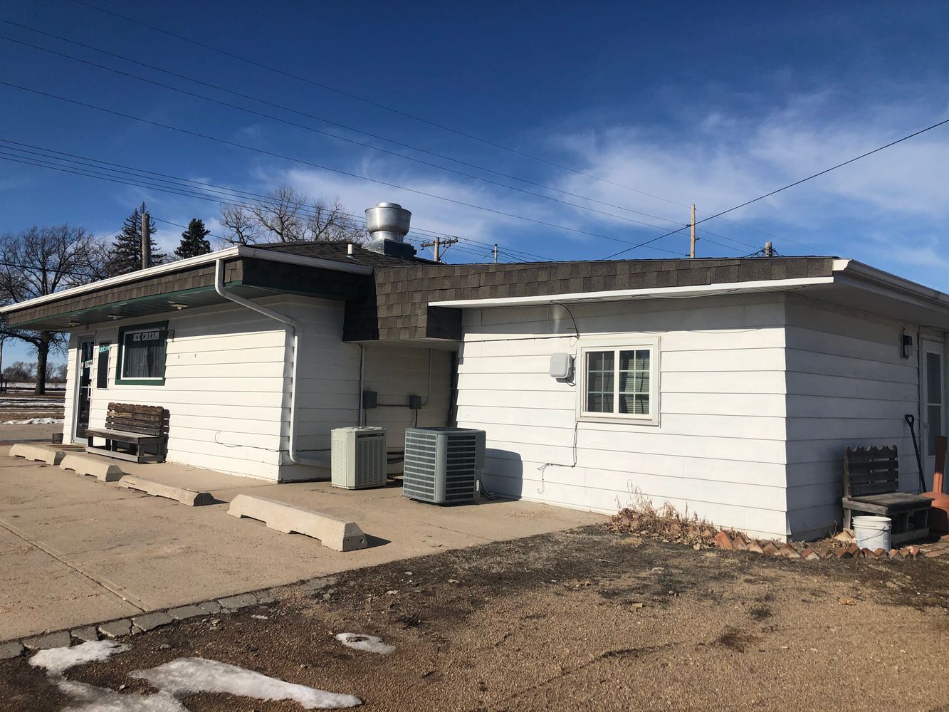 319 S Park St, Genoa, NE 68640